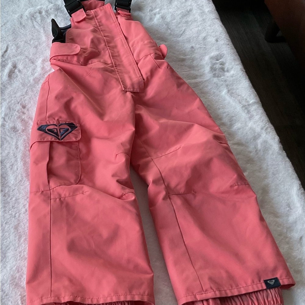 Roxy Kids Pink Snow Bib Size 3T. Adjustable pant length.